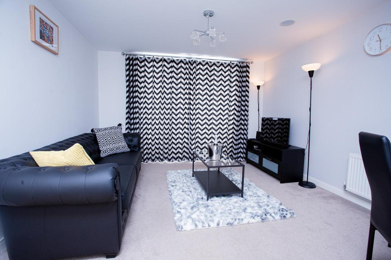 Mills Apartment - Two Bedroom En-Suite Apartment Northampton Exterior foto