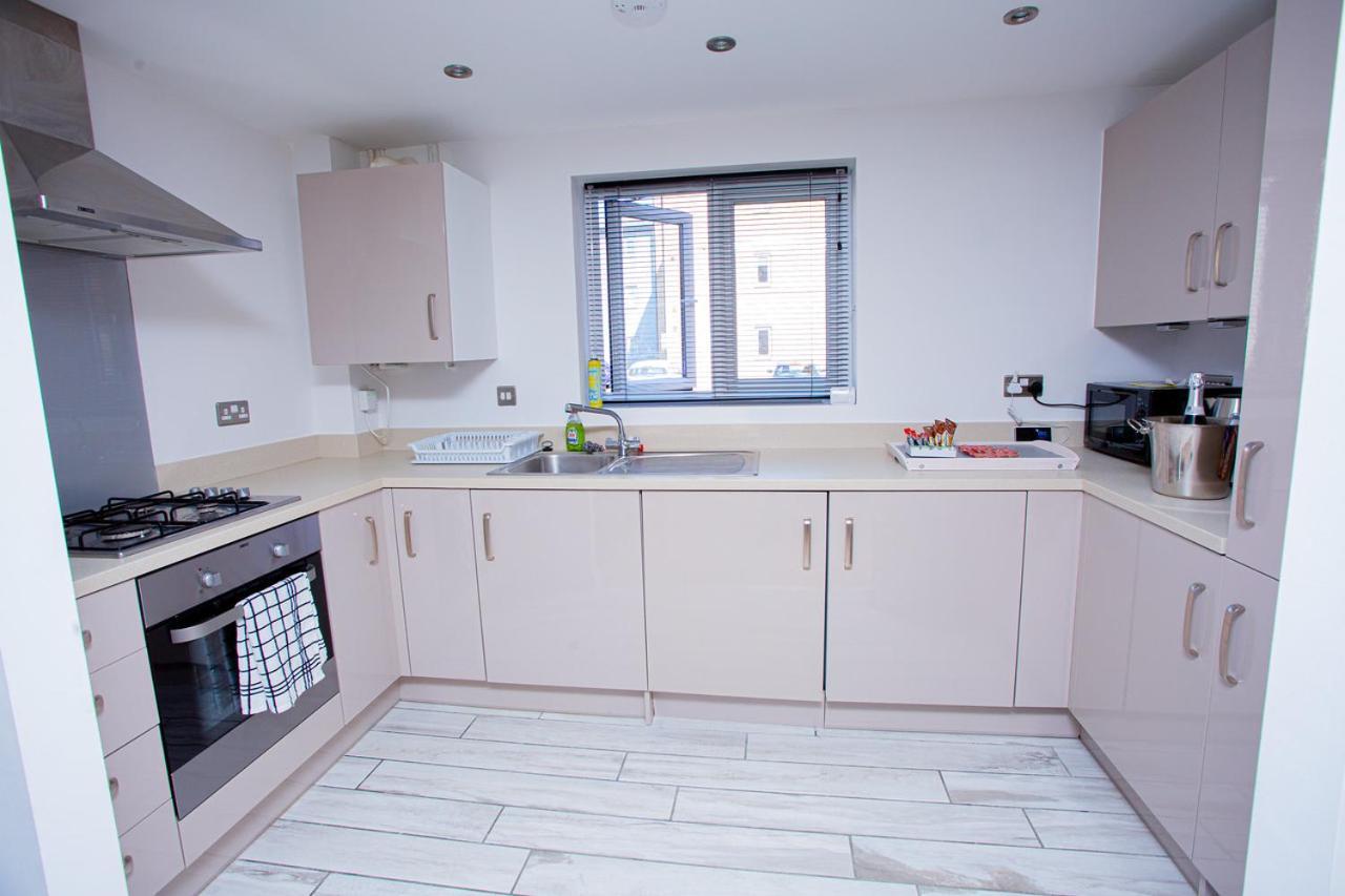 Mills Apartment - Two Bedroom En-Suite Apartment Northampton Exterior foto