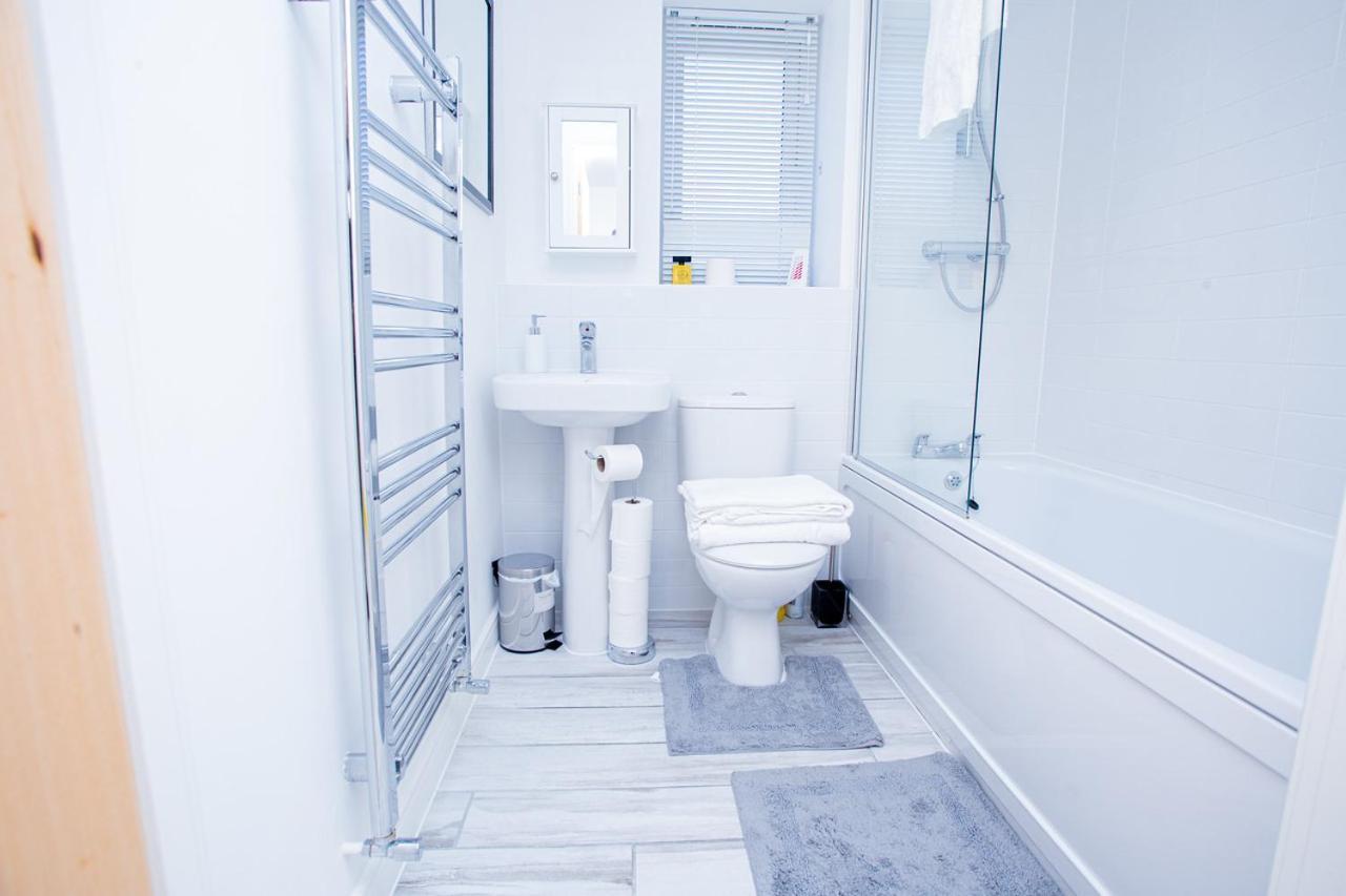 Mills Apartment - Two Bedroom En-Suite Apartment Northampton Exterior foto